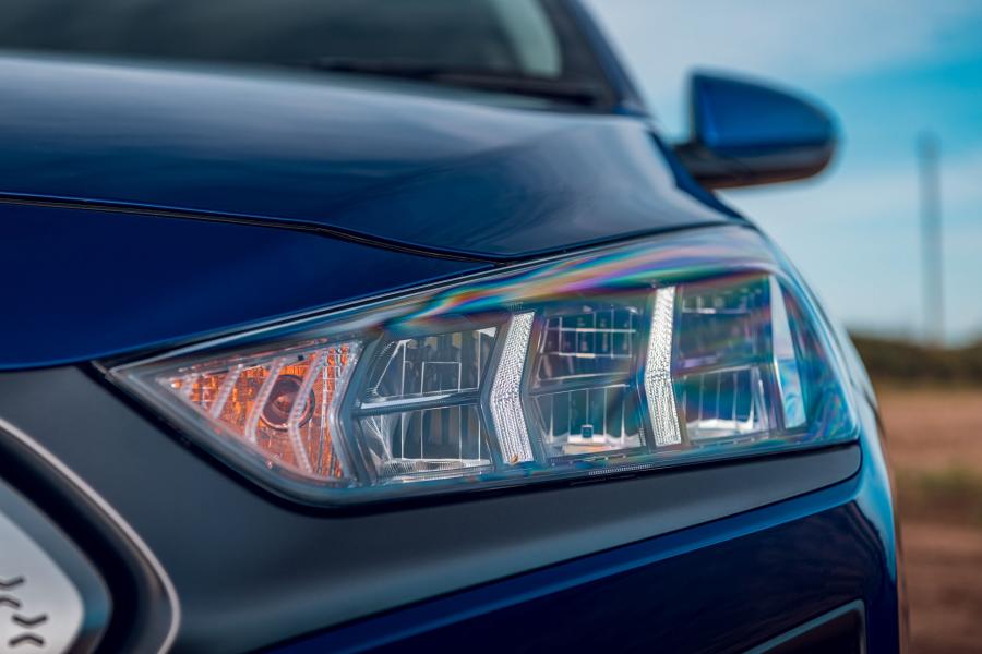 Детали экстерьера Hyundai IONIQ electric (AE) 2019 года  (UK) (фото 9 из 37)